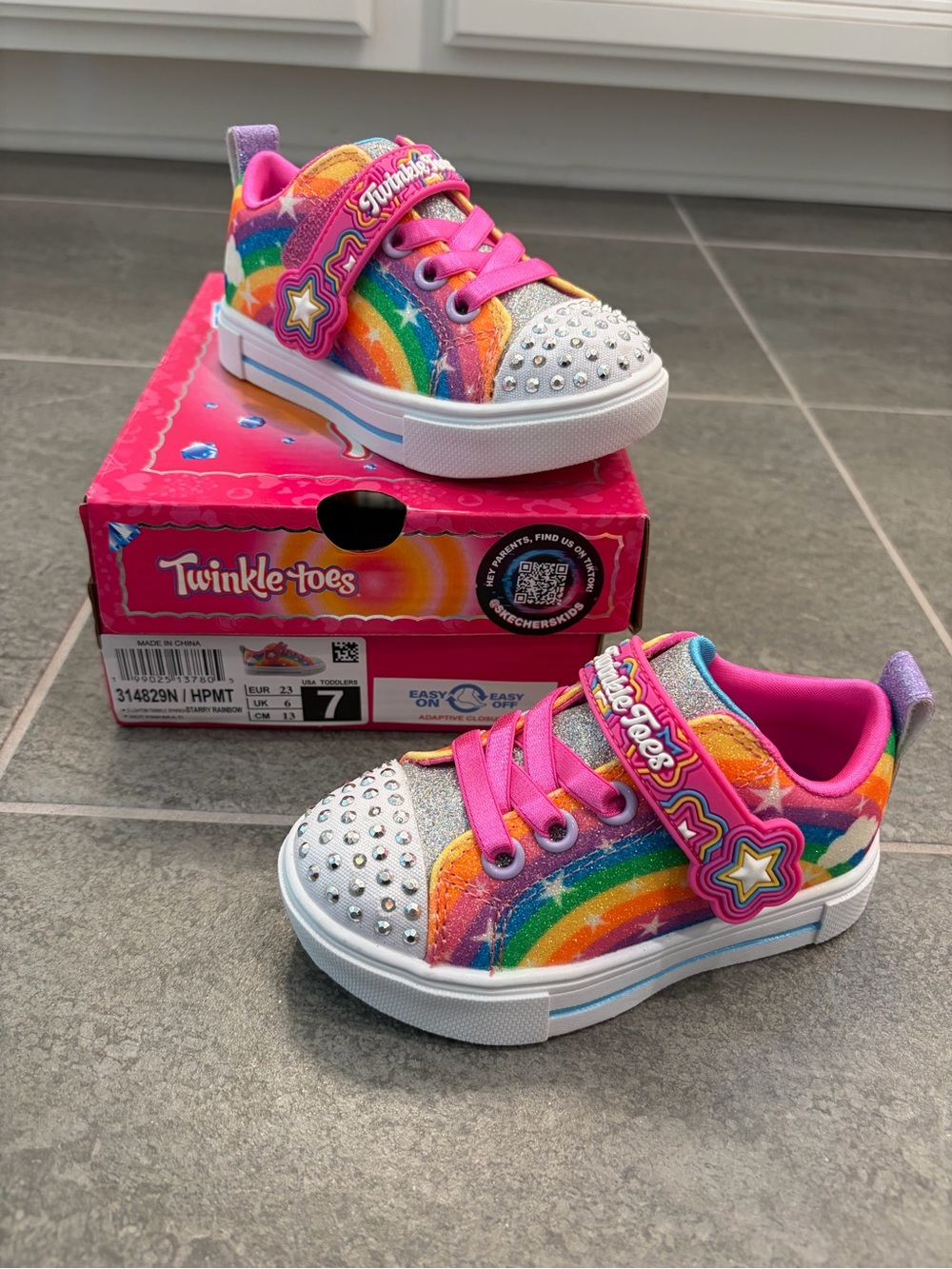Skechers Light-Up toddler sneakers, 7T, like-new w/ box, rainbow twinkle sparks